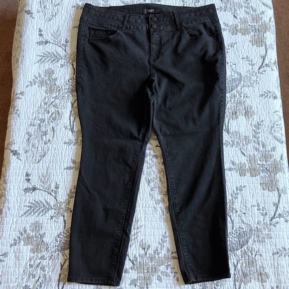 Torrid Denim Plus Size High Rise Skinny Jeans in Black • 22S - Picture 2 of 8